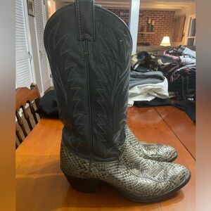 Pair of snakeskin Justin Men’s western boots 8D